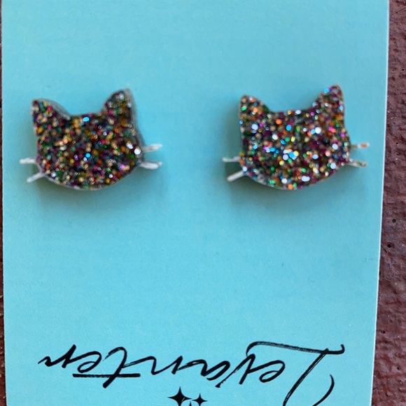 - Hello Kitty sparkly earrings with whiskers - Picture 4 of 6